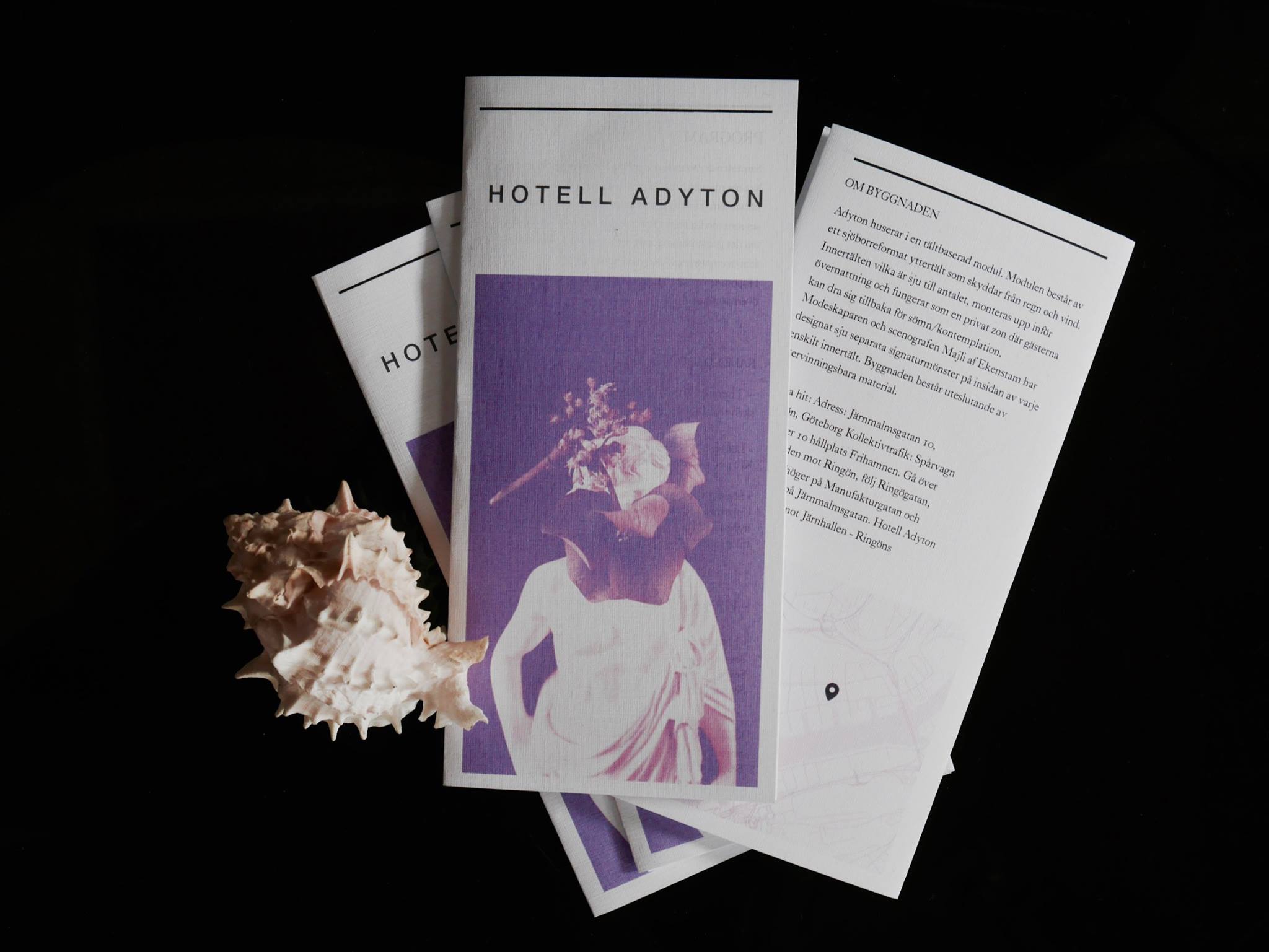 Ulotki z hotelu Adyton
