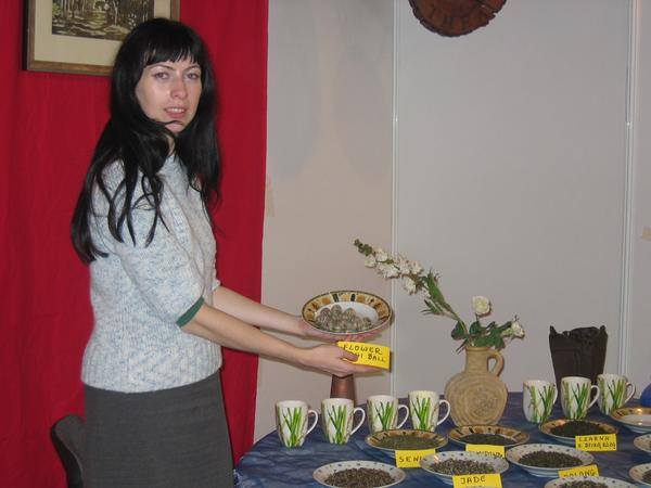 Katarzyna na wykładzie o zapachu sztuce i herbatyzmie 